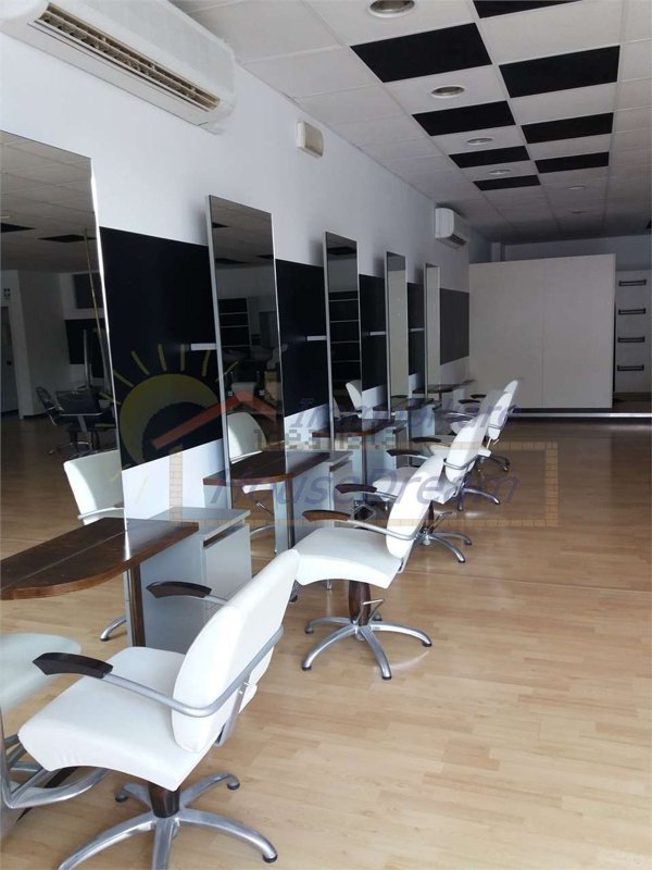 locale commerciale in affitto ad Ispra