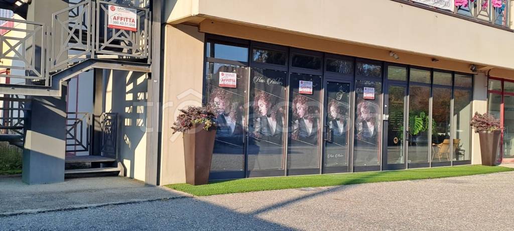 negozio in affitto ad Ispra
