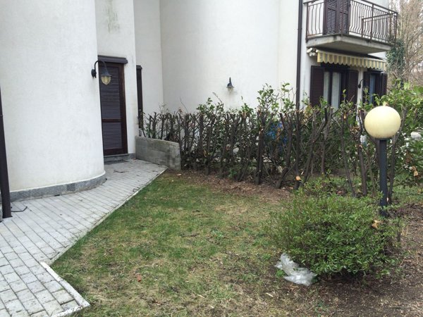 casa indipendente in affitto ad Ispra