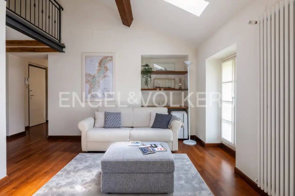 appartamento in affitto ad Ispra in zona Quassa