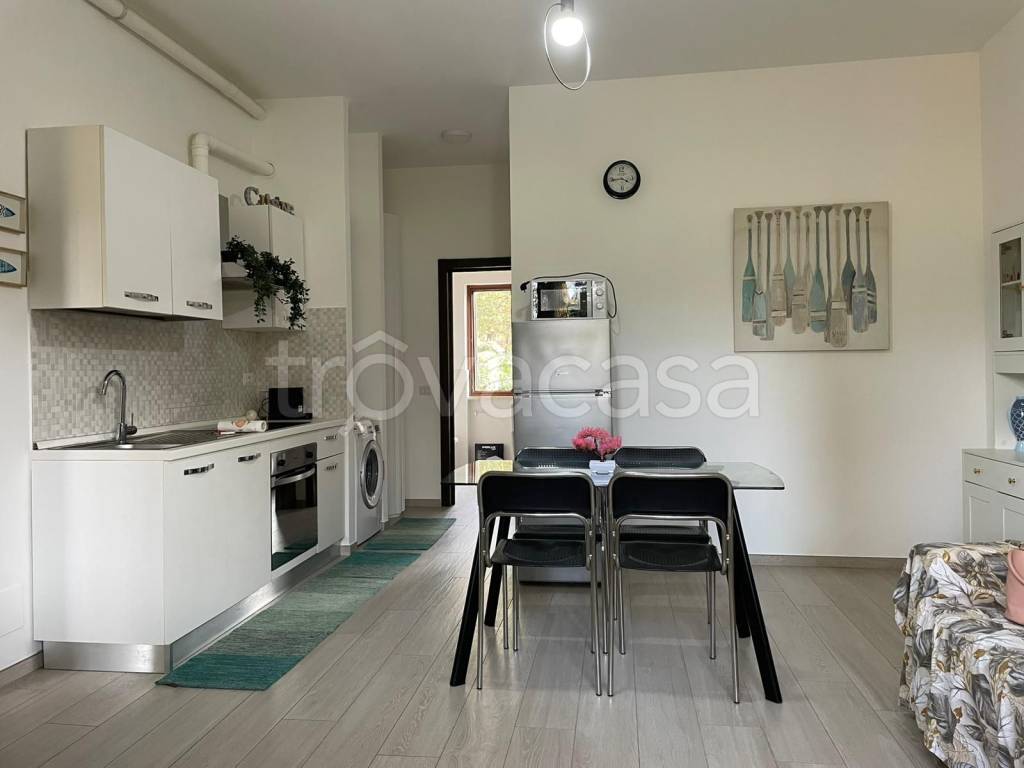 appartamento in affitto ad Ispra