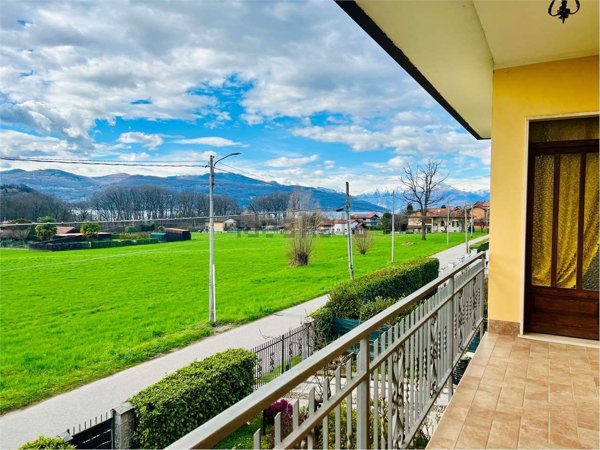 appartamento in affitto ad Ispra