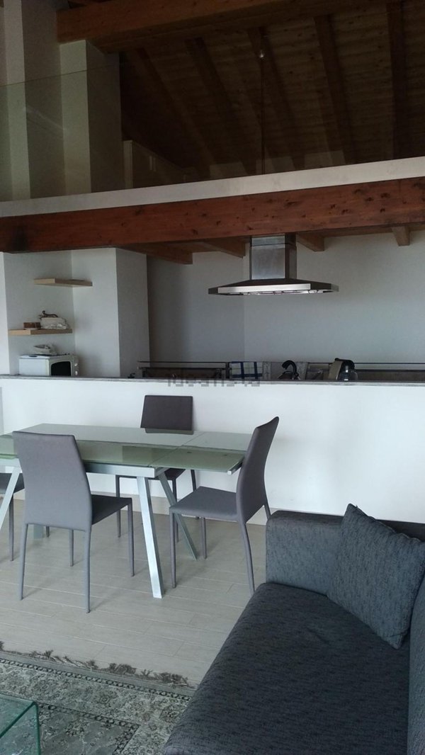 appartamento in affitto ad Ispra