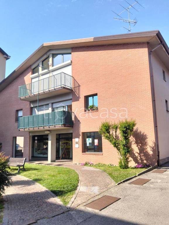 appartamento in affitto ad Ispra