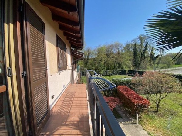 appartamento in affitto ad Ispra in zona Cascine