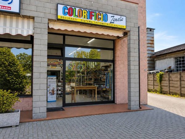 negozio in affitto ad Ispra in zona Cascine