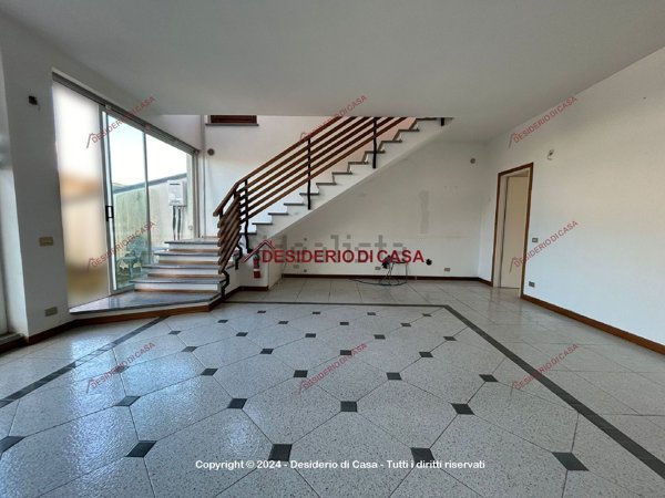appartamento in affitto ad Ispra in zona Cascine