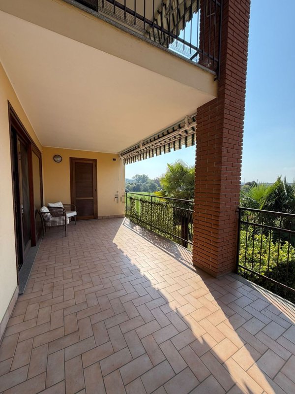 appartamento in affitto ad Ispra in zona Cascine