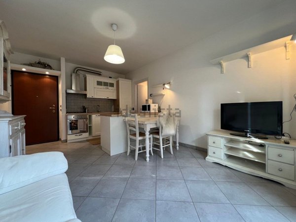 appartamento in affitto ad Ispra in zona Barza