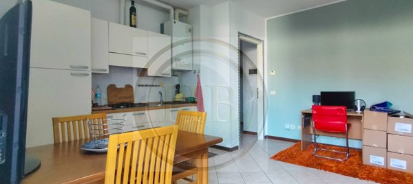 appartamento in affitto a Jerago con Orago