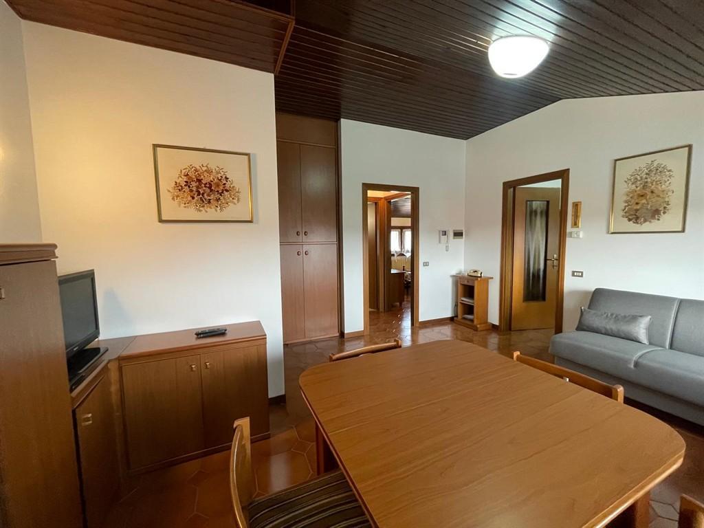 appartamento in affitto a Jerago con Orago