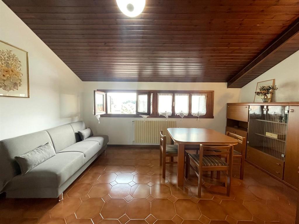 appartamento in affitto a Jerago con Orago