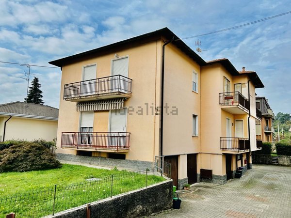 appartamento in affitto a Jerago con Orago