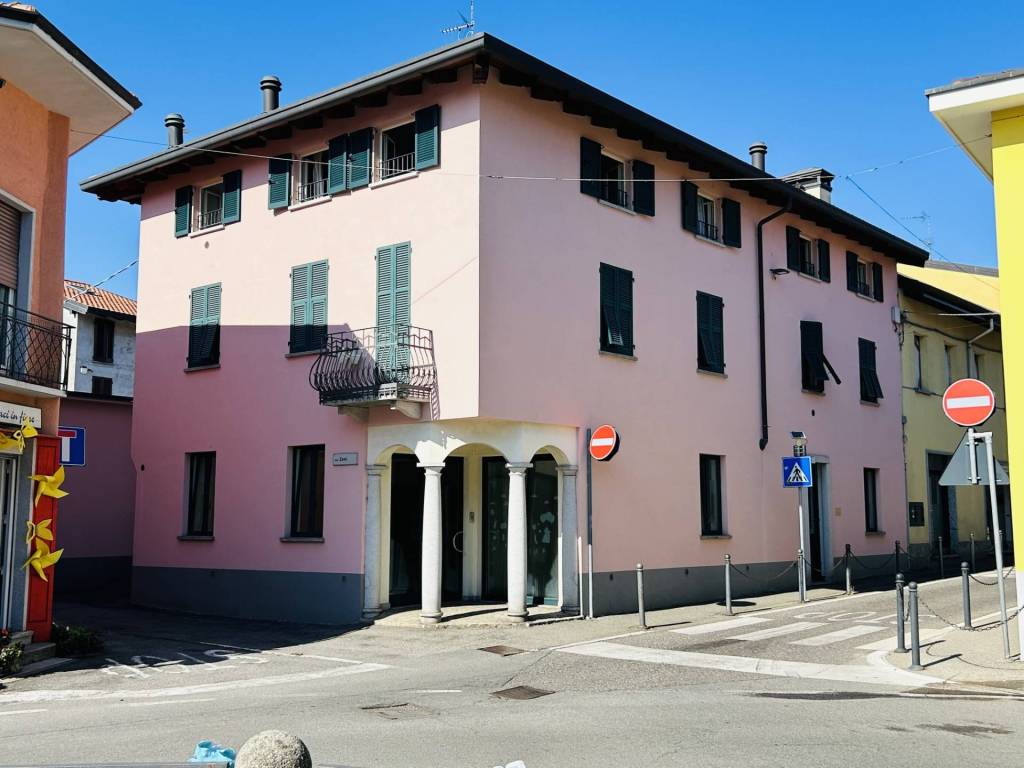 ufficio in affitto a Jerago con Orago