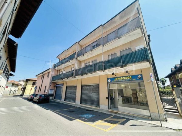negozio in affitto a Jerago con Orago