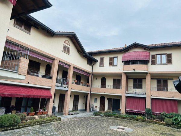 appartamento in affitto a Jerago con Orago