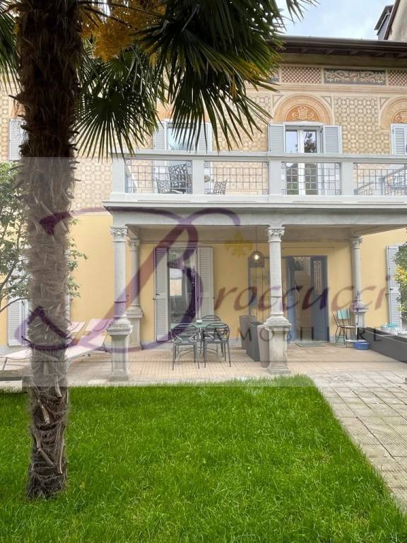 appartamento in affitto a Lavena Ponte Tresa