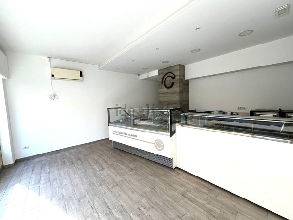 ufficio in affitto a Lavena Ponte Tresa in zona Ponte Tresa