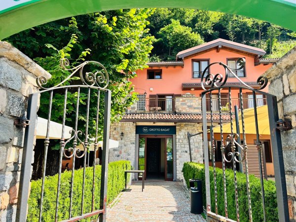 negozio in affitto a Lavena Ponte Tresa