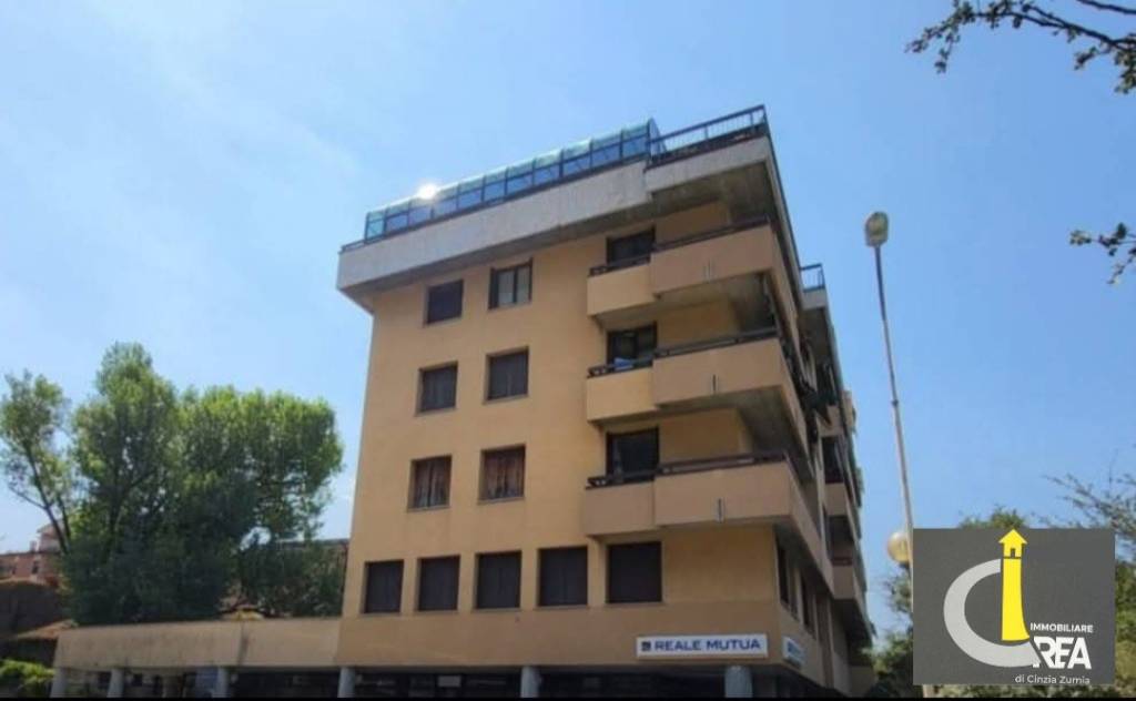 appartamento in affitto a Laveno-Mombello in zona Laveno