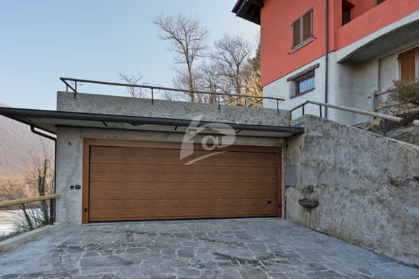 casa indipendente in affitto a Laveno-Mombello in zona Rebolgiane