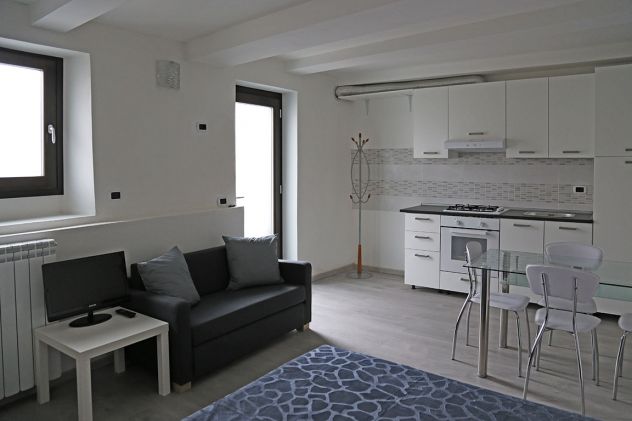 appartamento in affitto a Laveno-Mombello in zona Mombello