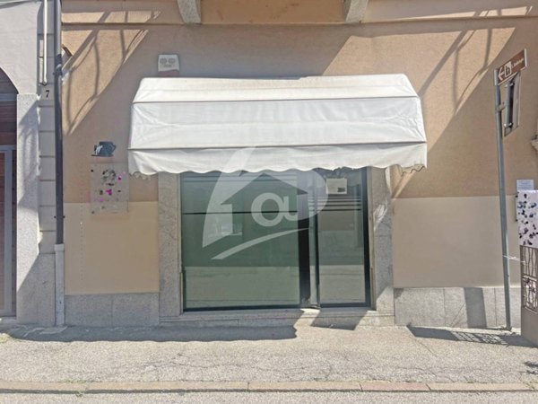 negozio in affitto a Laveno-Mombello in zona Laveno