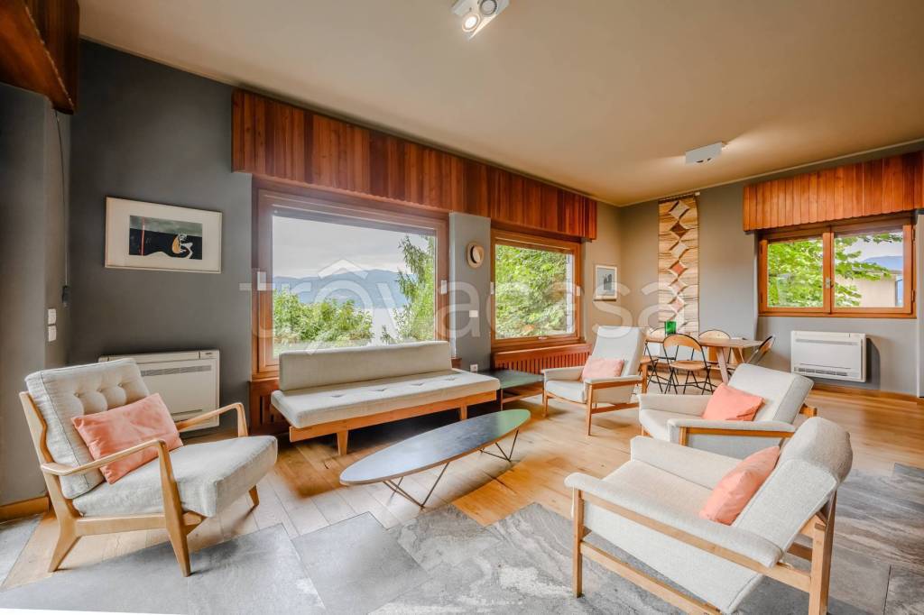 casa indipendente in affitto a Laveno-Mombello in zona Laveno