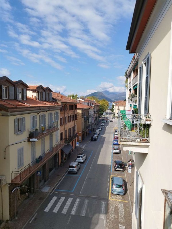 appartamento in affitto a Laveno-Mombello