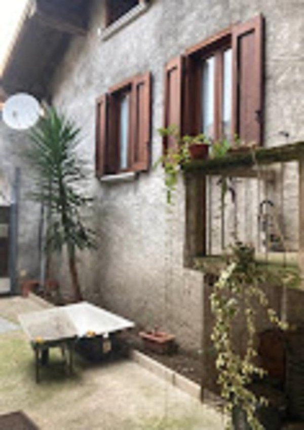 appartamento in affitto a Laveno-Mombello in zona Mombello