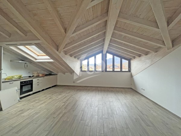 appartamento in affitto a Laveno-Mombello