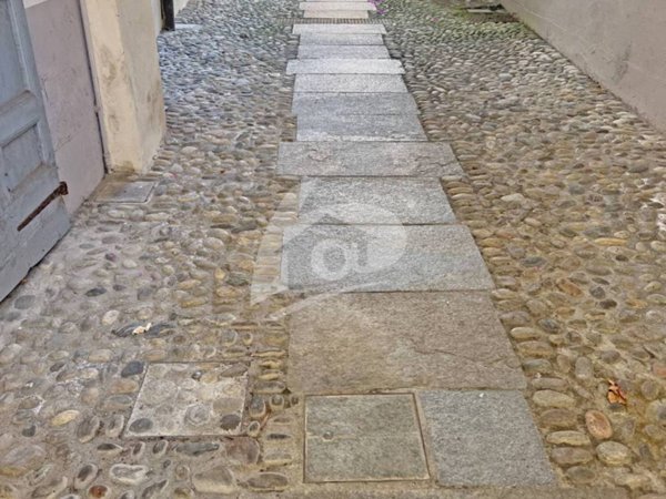 appartamento in affitto a Laveno-Mombello in zona Laveno