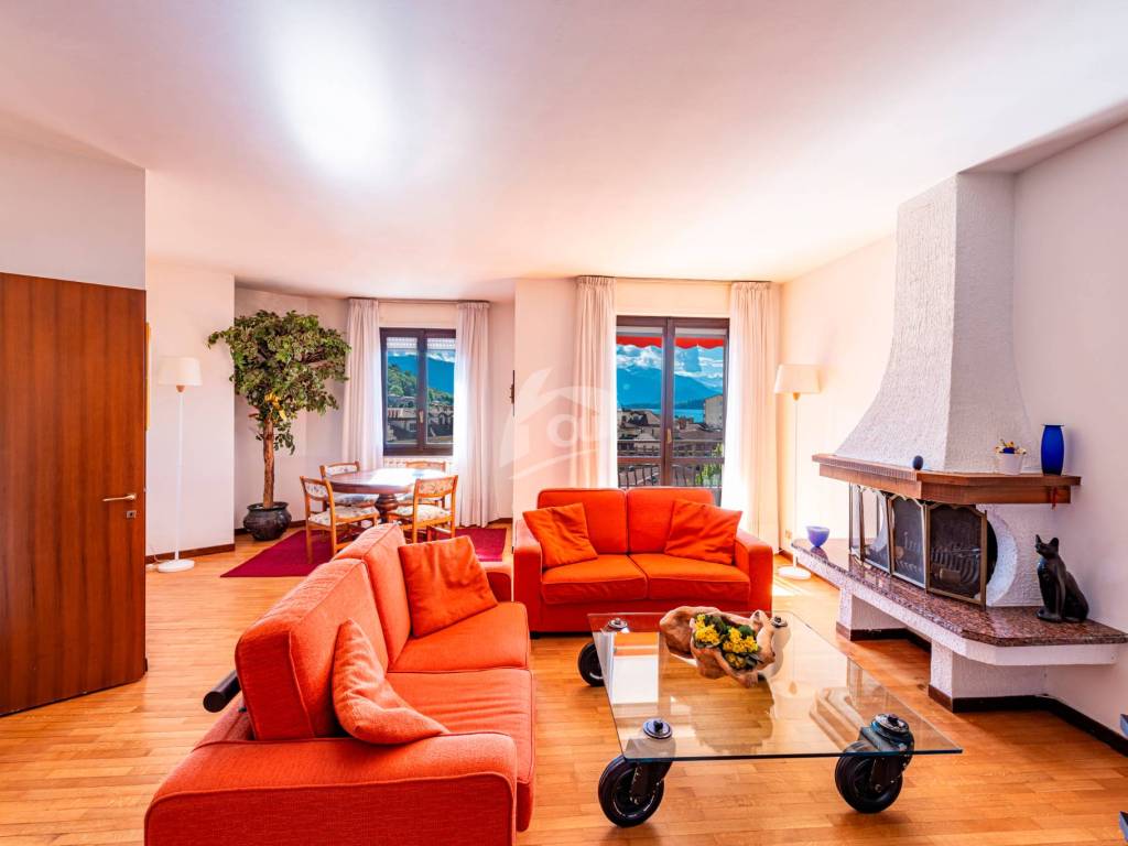 appartamento in affitto a Laveno-Mombello in zona Laveno