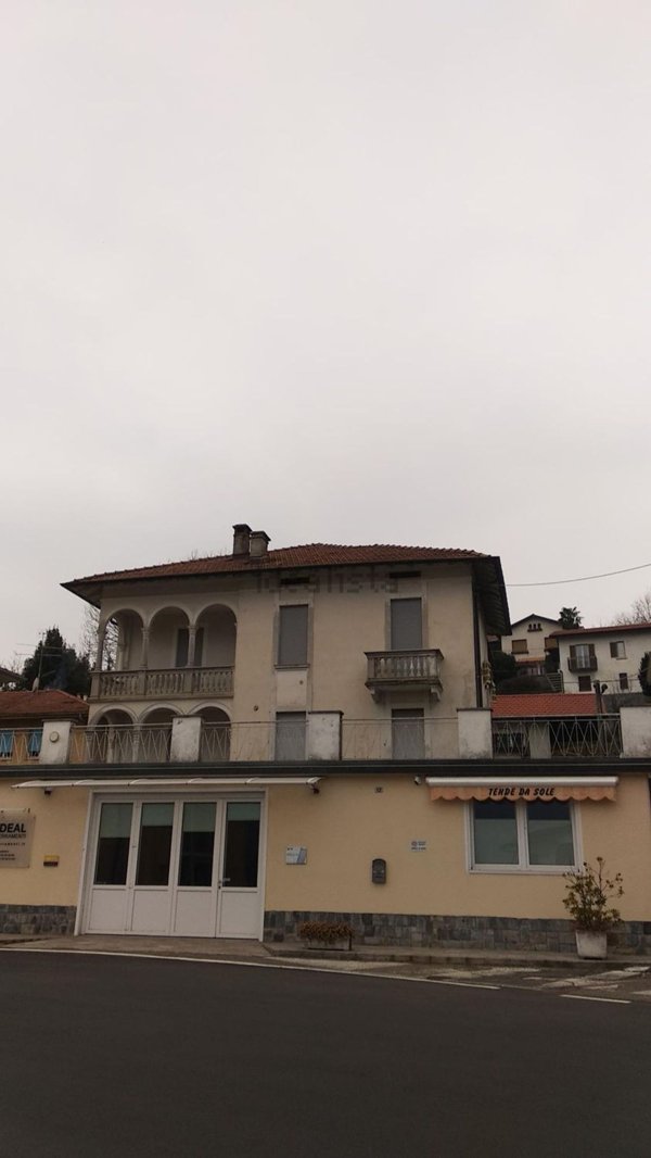 appartamento in affitto a Laveno-Mombello