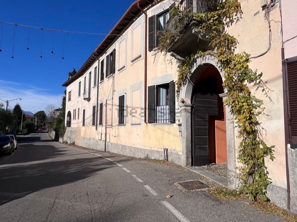 appartamento in affitto a Laveno-Mombello