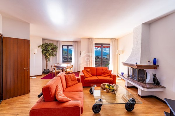 appartamento in affitto a Laveno-Mombello in zona Laveno