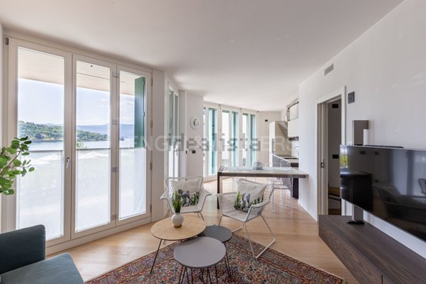 appartamento in affitto a Laveno-Mombello in zona Laveno