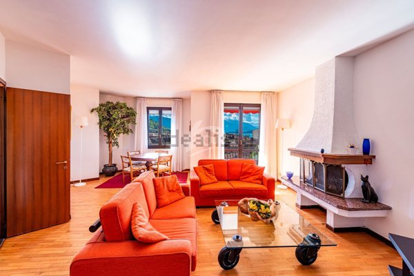 appartamento in affitto a Laveno-Mombello in zona Laveno