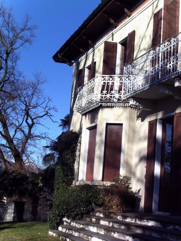 casa indipendente in affitto a Laveno-Mombello