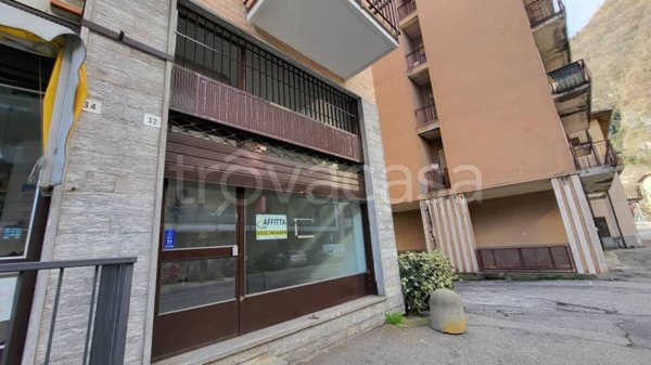 negozio in affitto a Laveno-Mombello in zona Laveno