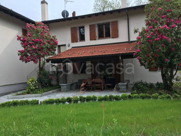 appartamento in affitto a Laveno-Mombello in zona Cerro