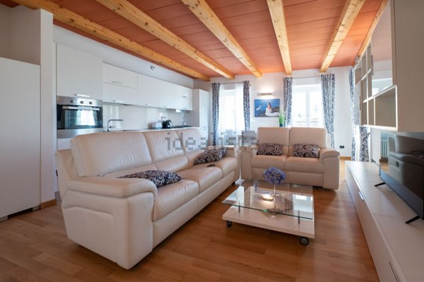 appartamento in affitto a Laveno-Mombello