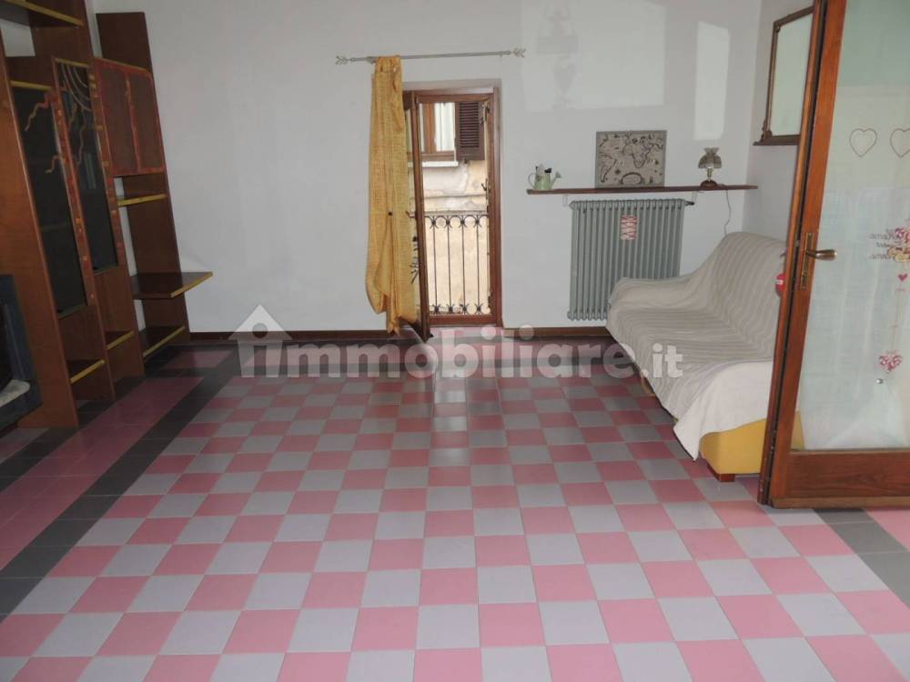 appartamento in affitto a Laveno-Mombello in zona Cerro