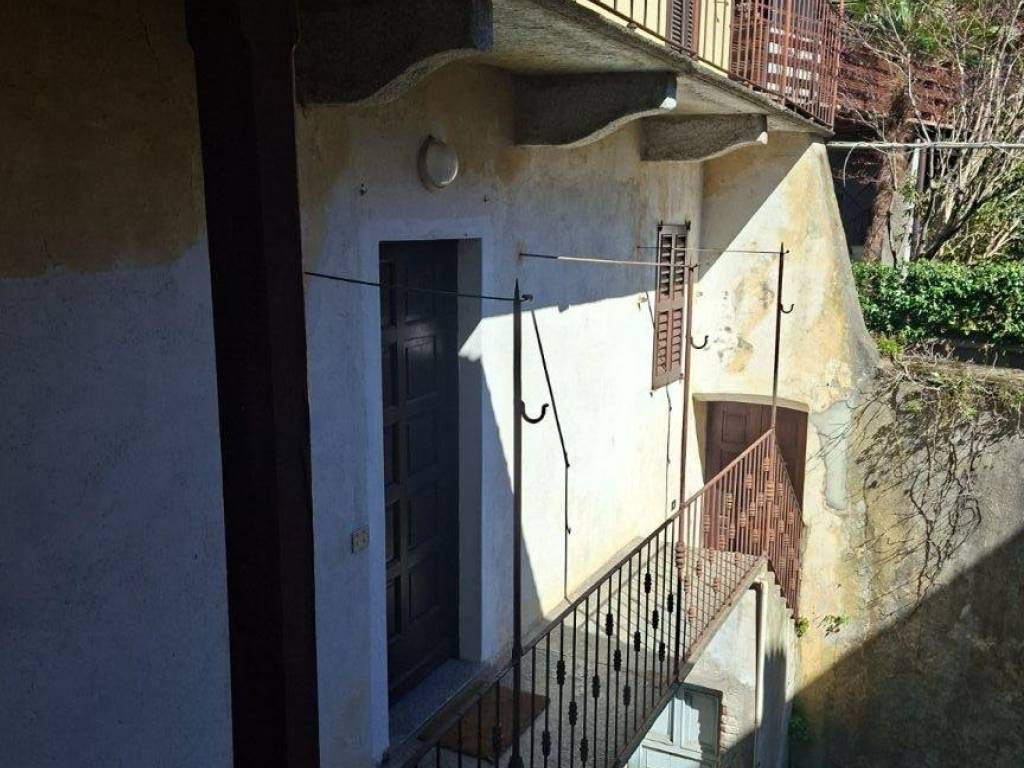 appartamento in affitto a Laveno-Mombello in zona Cerro