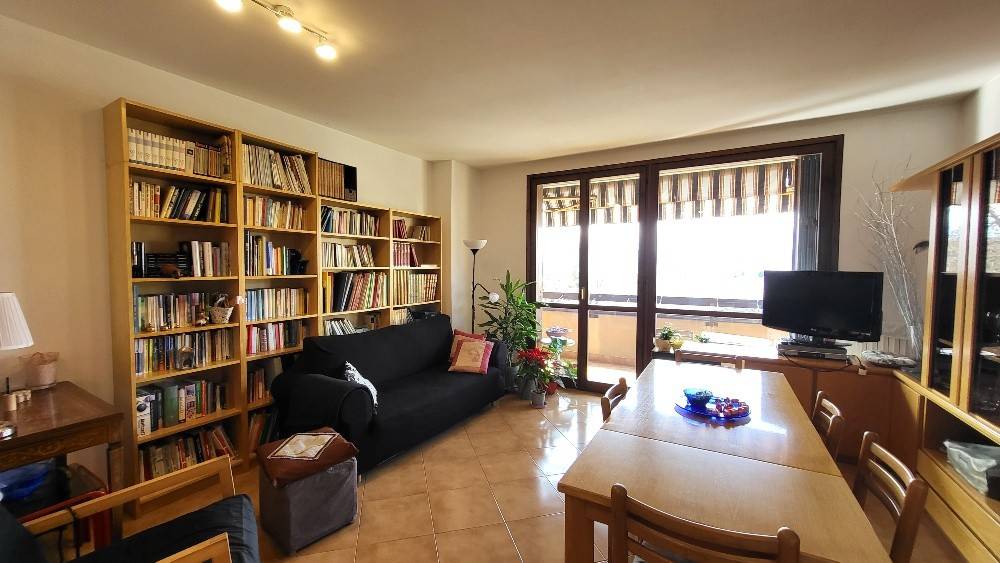 appartamento in affitto a Laveno-Mombello in zona Laveno