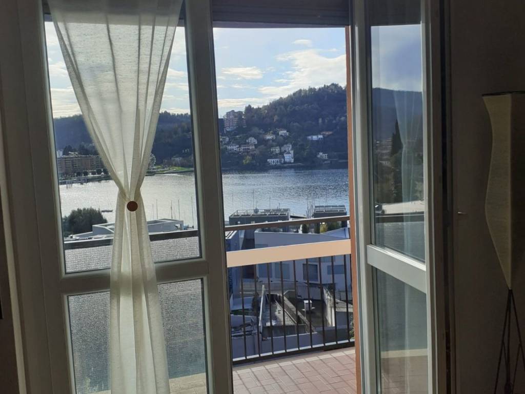 appartamento in affitto a Laveno-Mombello in zona Laveno