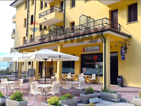 negozio in affitto a Laveno-Mombello in zona Laveno