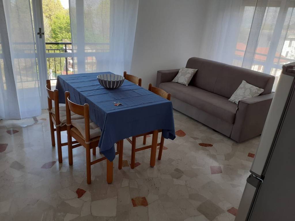 appartamento in affitto a Laveno-Mombello in zona Cerro