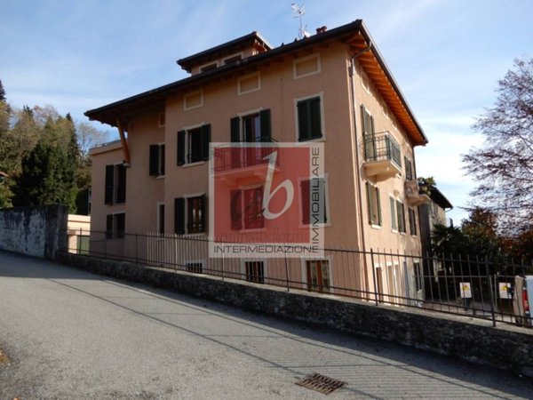 appartamento in affitto a Laveno-Mombello in zona Laveno