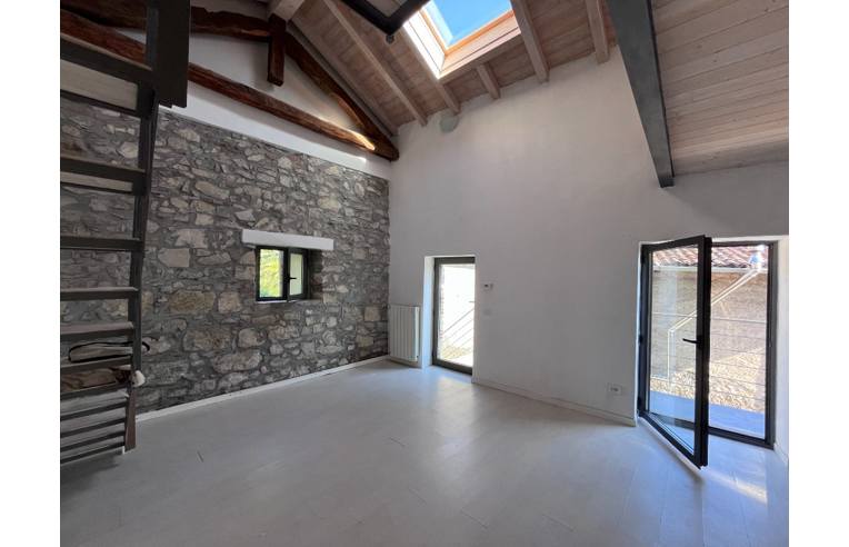 casa indipendente in affitto a Laveno-Mombello in zona Bostano